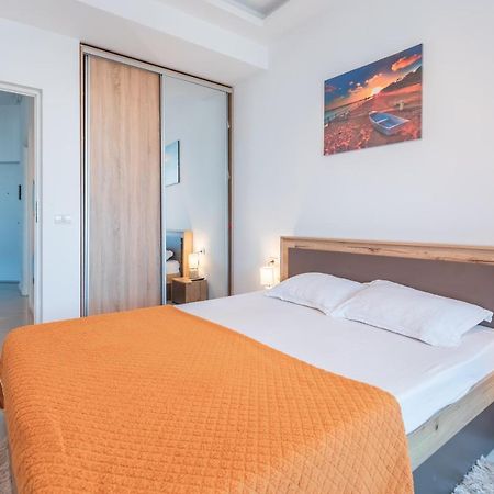Appartamento Apartament Unique Relax Năvodari Esterno foto