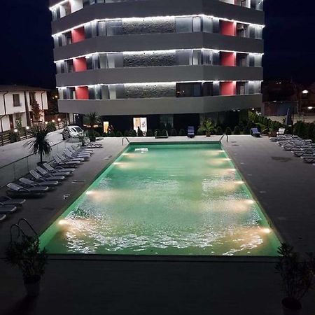 Appartamento Apartament Unique Relax Năvodari Esterno foto