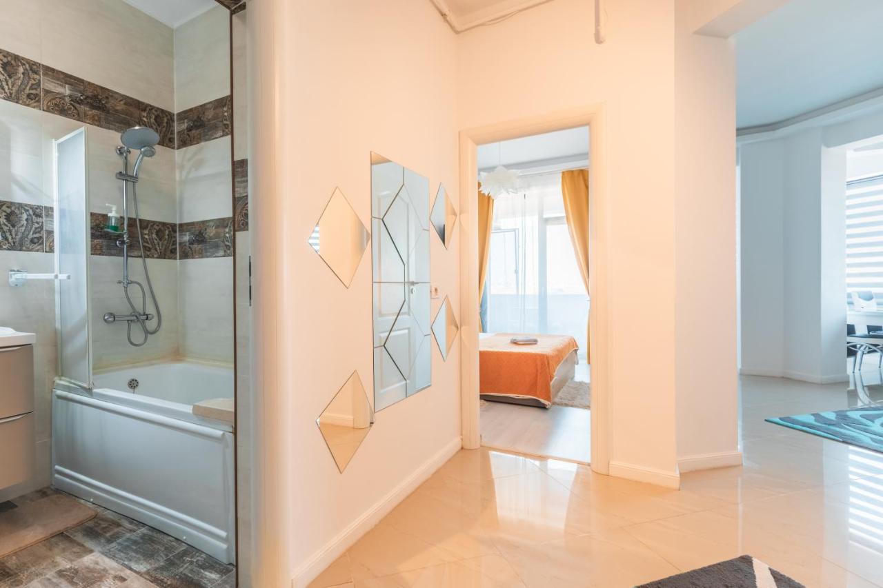 Appartamento Apartament Unique Relax Năvodari Esterno foto