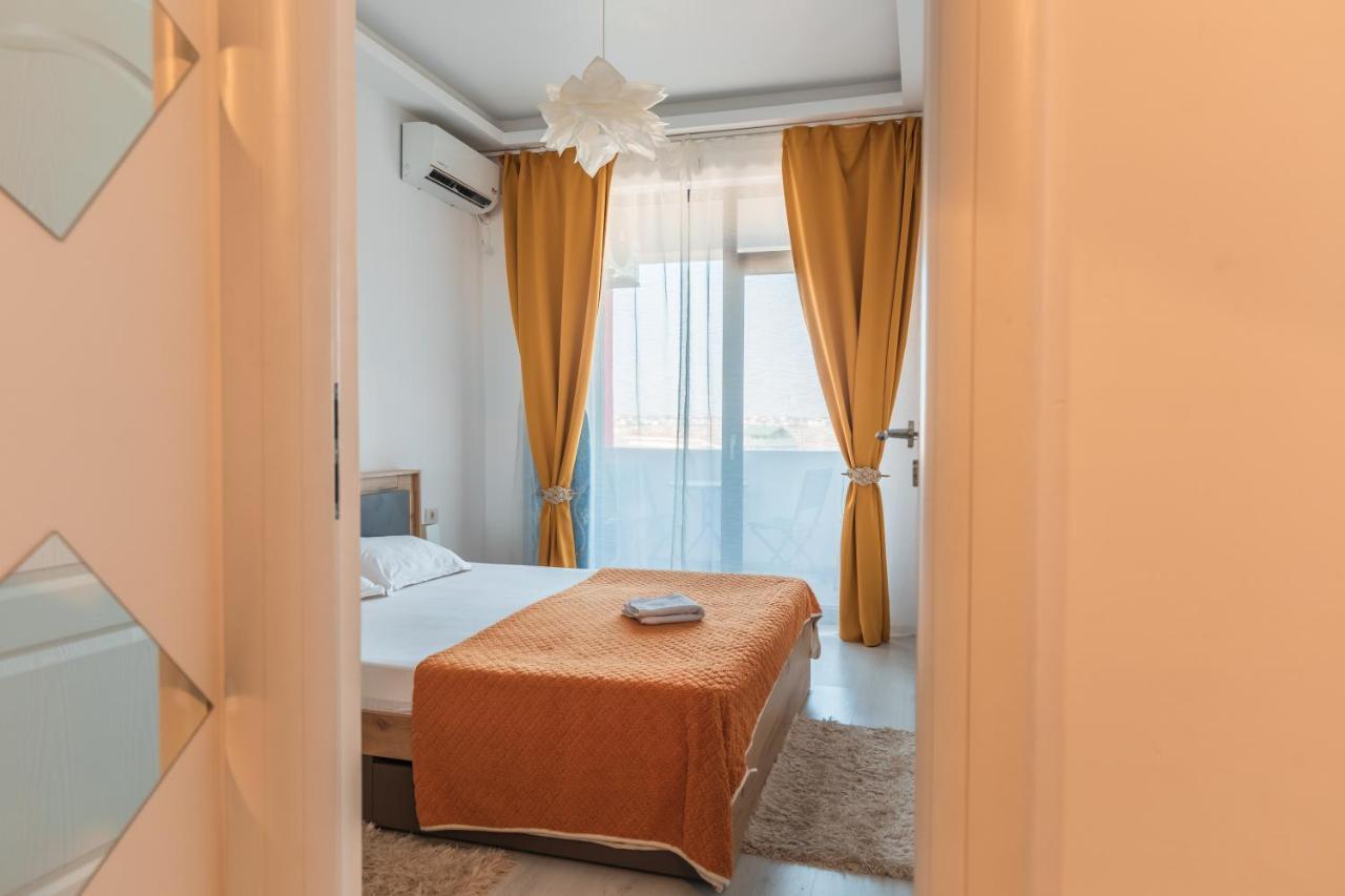 Appartamento Apartament Unique Relax Năvodari Esterno foto
