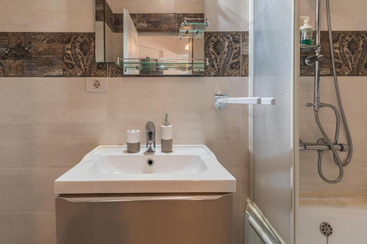 Appartamento Apartament Unique Relax Năvodari Esterno foto