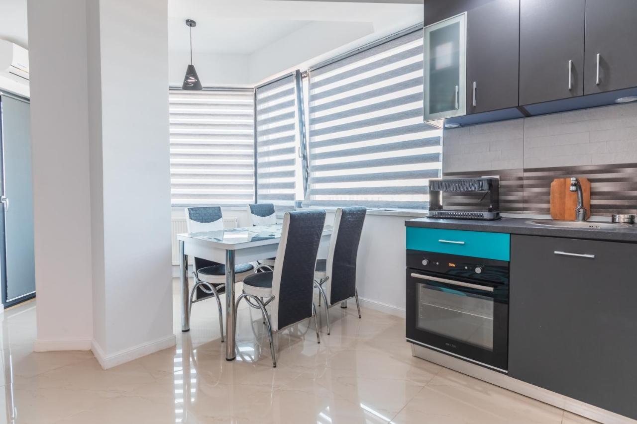 Appartamento Apartament Unique Relax Năvodari Esterno foto