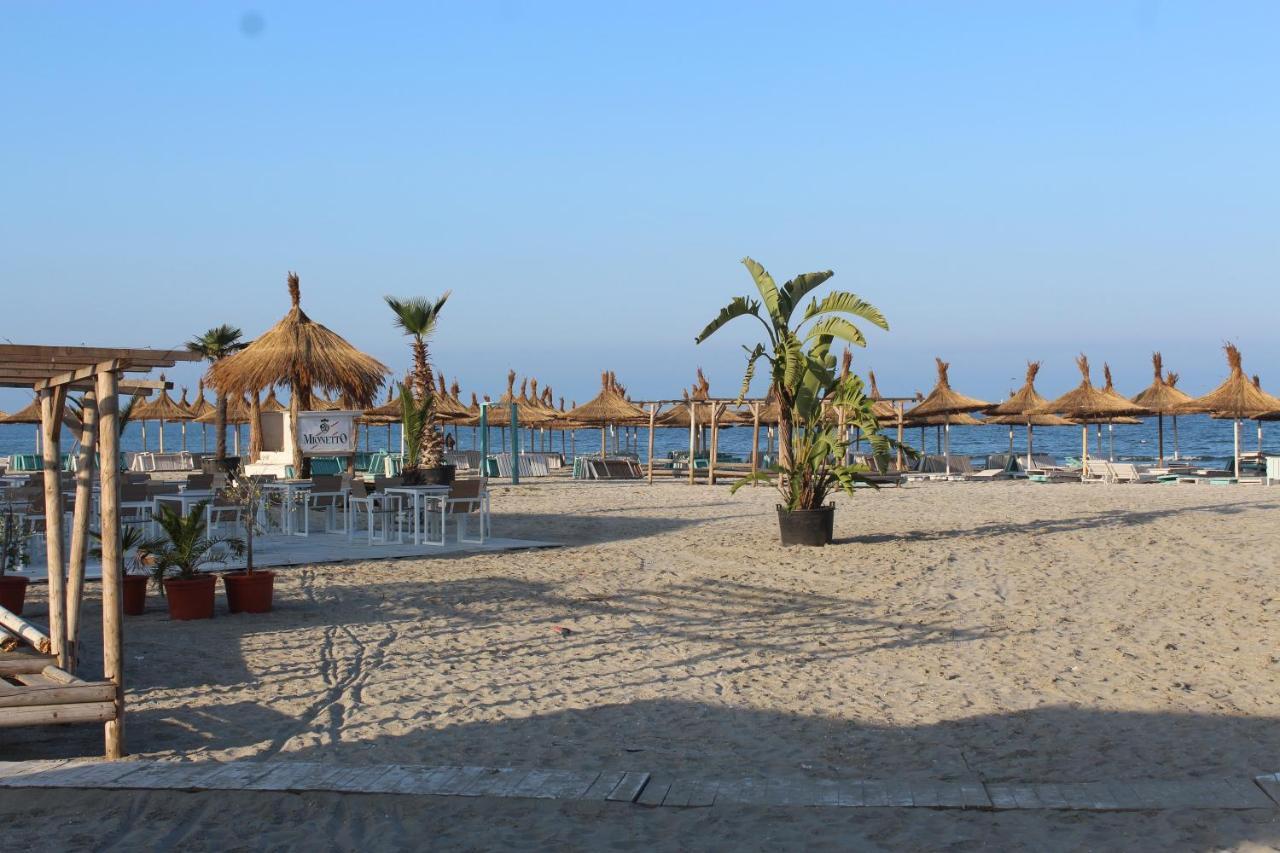 Appartamento Apartament Unique Relax Năvodari Esterno foto